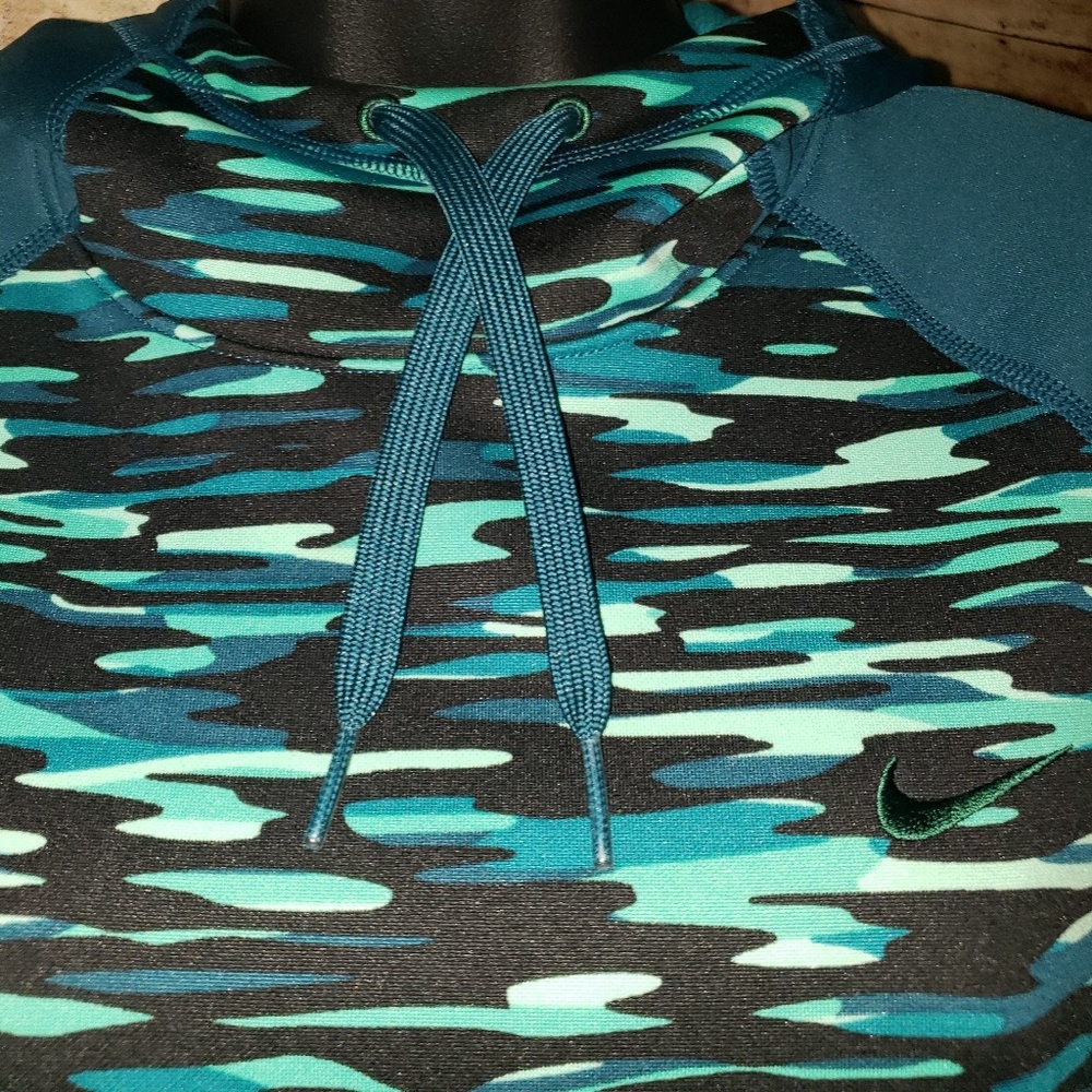 Nike Therma-Fit Hoodie